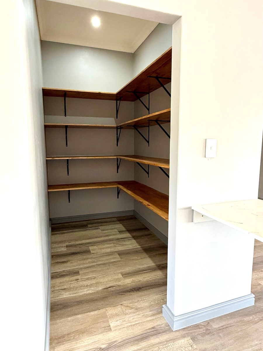 4 Bedroom Property for Sale in Tafelzicht Western Cape